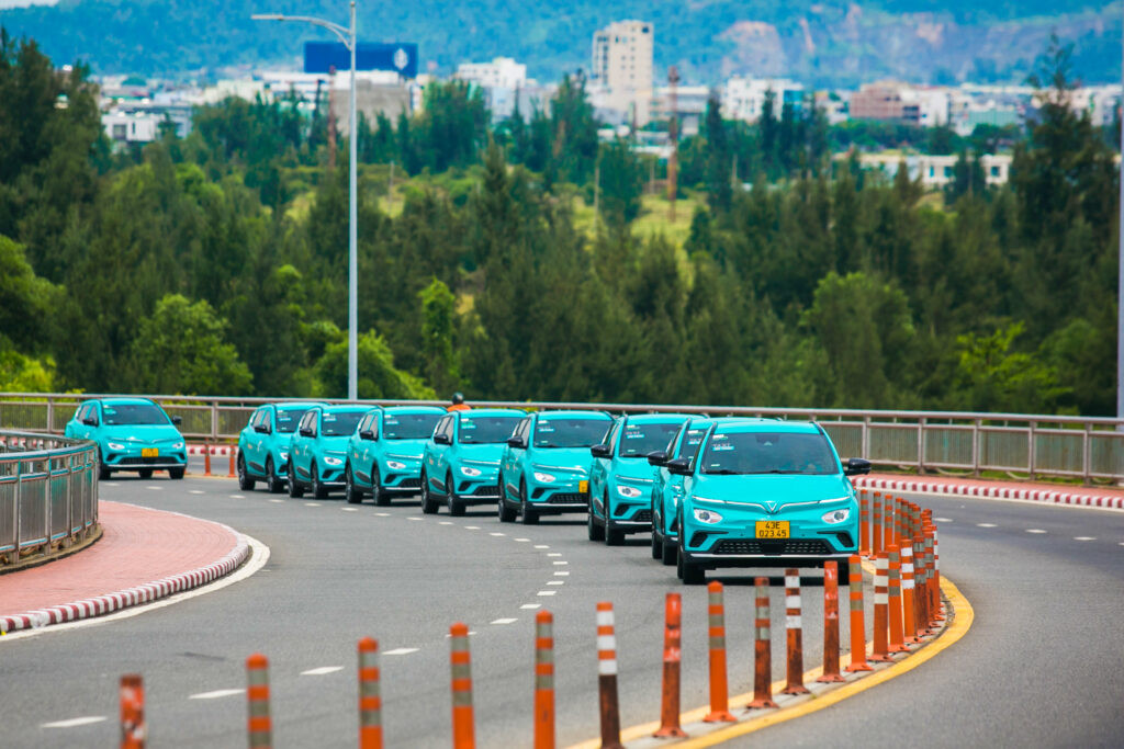 Ông Nguyễn Văn Thanh, Tổng Giám đốc Công ty GSM, phát biểu tại lễ ra mắt taxi xanh tại Đà Nẵng
