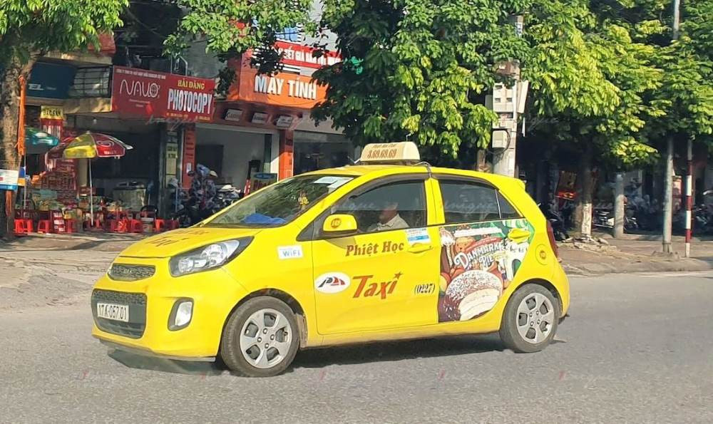 Phiệt Học Taxi cung cấp các chuyến đi an toàn và tiện lợi