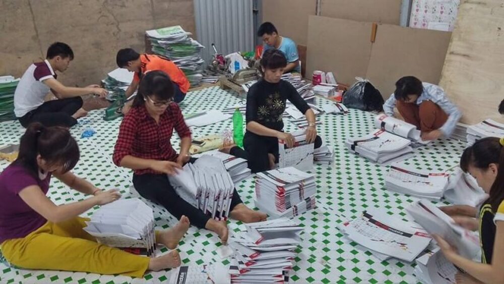 Phụ nữ ở tỉnh tìm việc làm tại nhà qua công việc thủ công