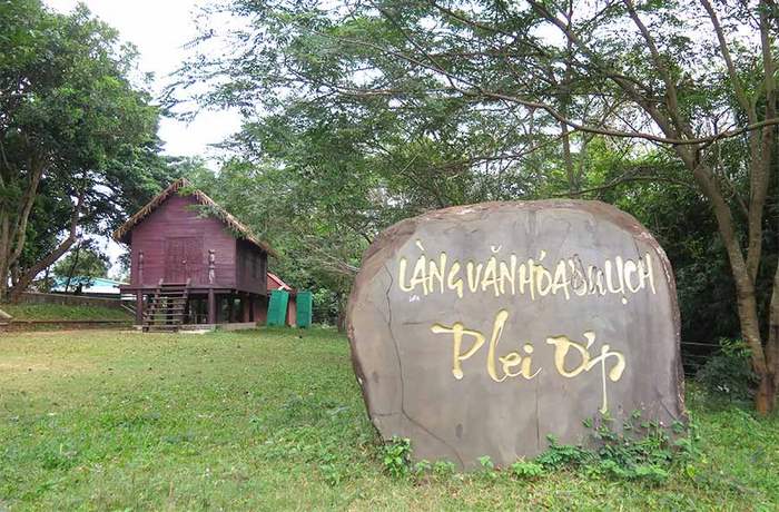 Làng văn hóa Plei Op tại Pleiku