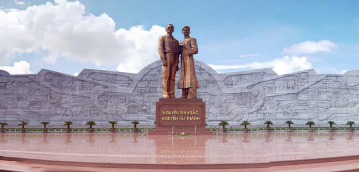 Đường đến quảng trường khá dễ