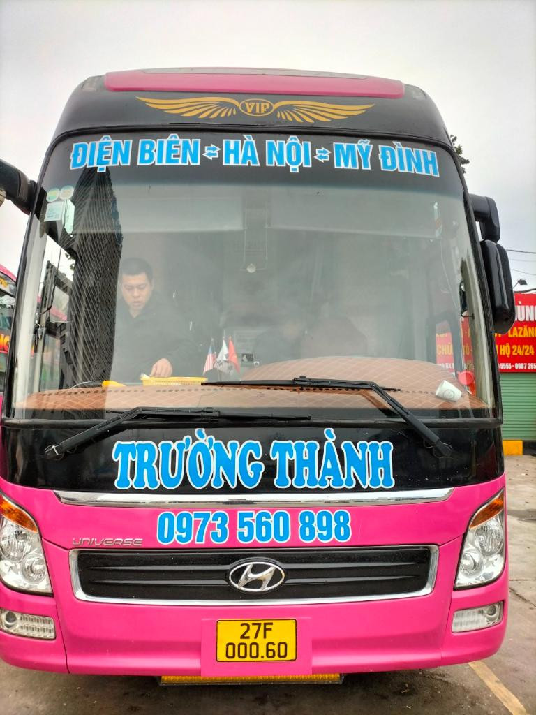 Quầy bán vé niêm yết giá của Nhà xe Trường Thành