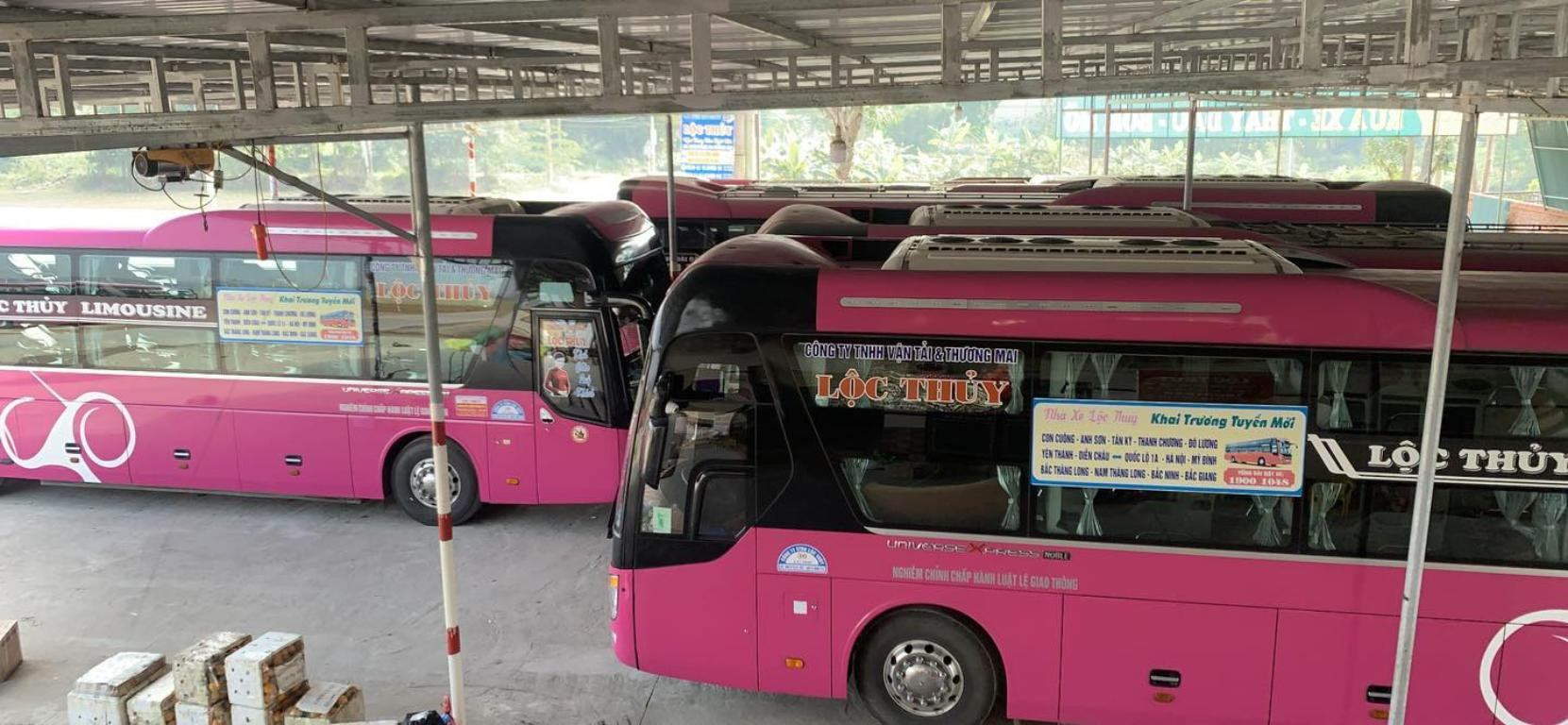 Quầy vé của Nhà xe Lộc Thủy tại văn phòng giúp hành khách đặt vé trực tiếp