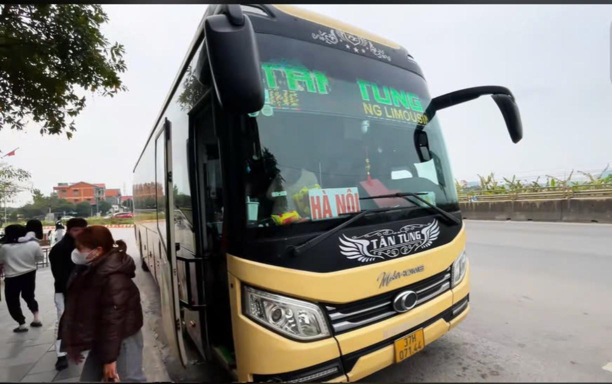 Quầy vé của Nhà xe Tân Tùng tại bến xe