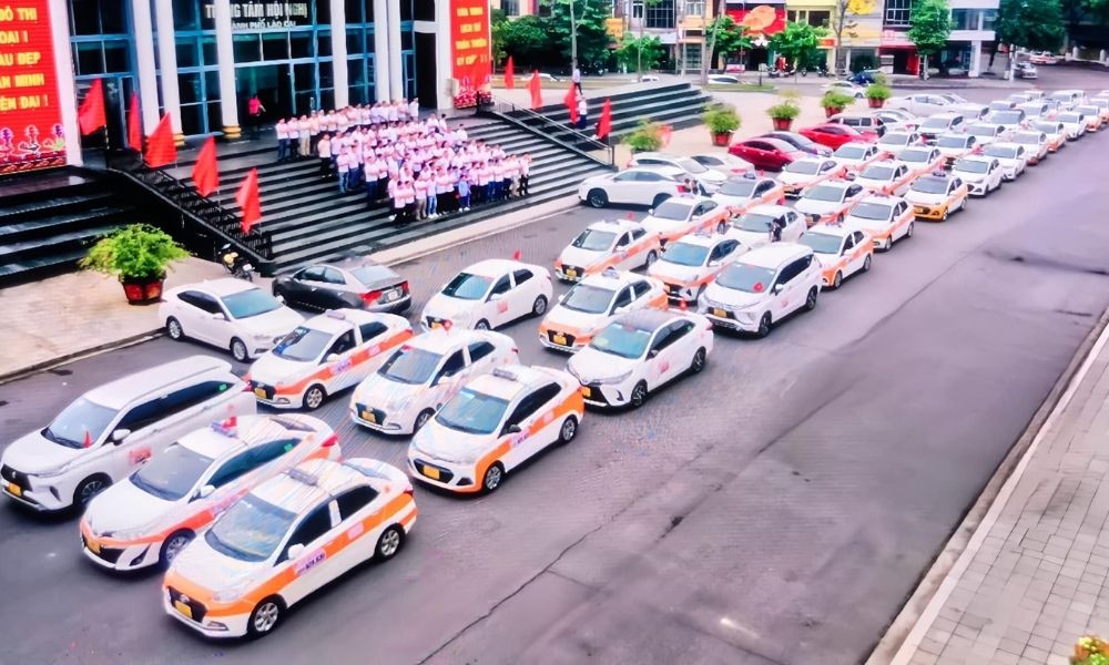 Quy mô đội xe cực lớn của taxi Hiếu Hồng tại Lào Cai, phục vụ mọi nẻo đường