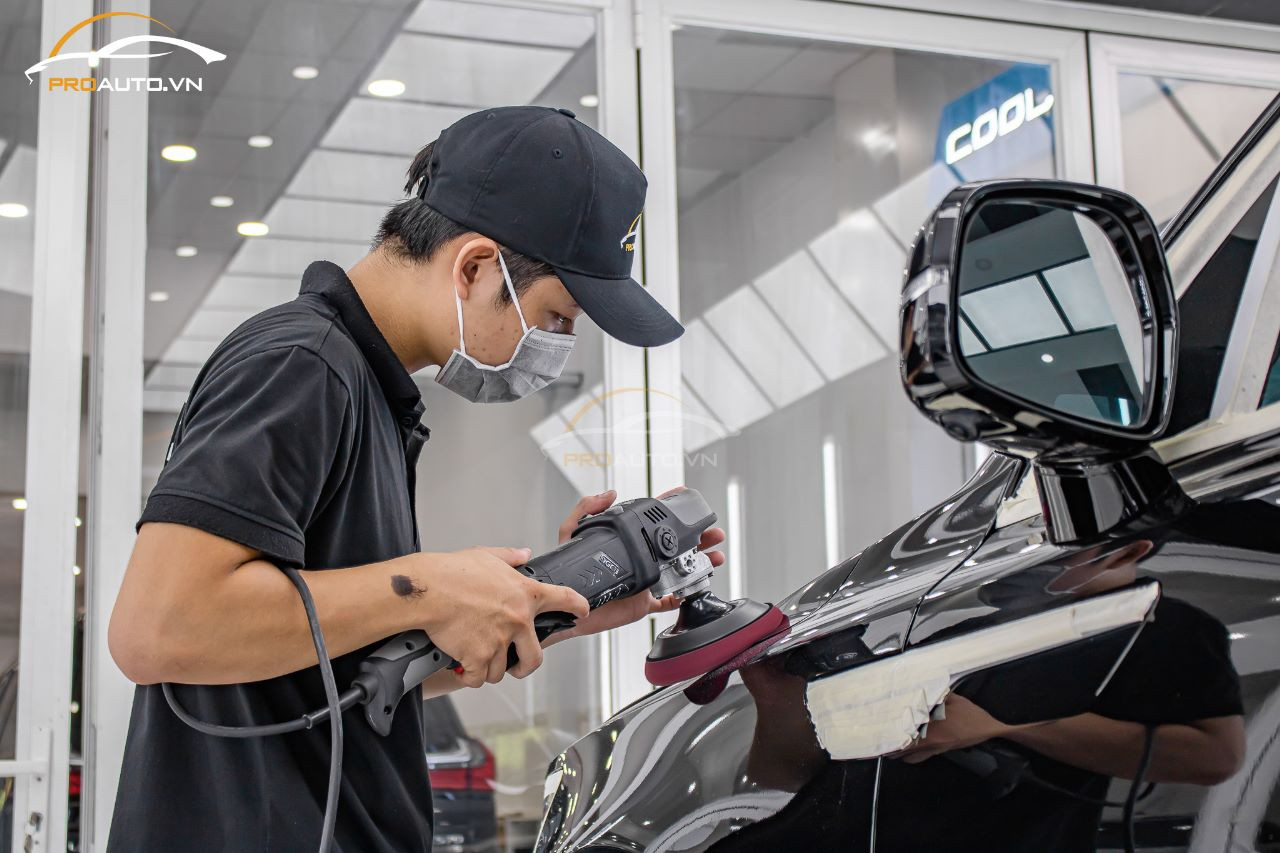 Quy trình thi công phủ Ceramic đòi hỏi kỹ thuật viên có kinh nghiệm