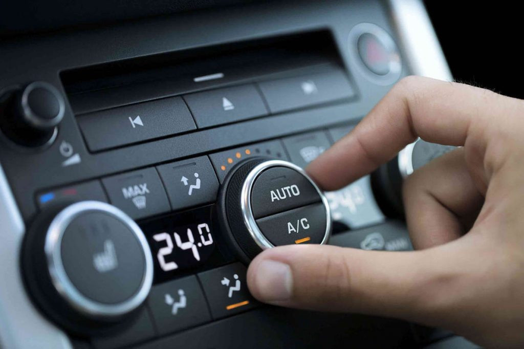 Sai lầm khi vận hành điều hòa ô tô ảnh hưởng sức khỏe