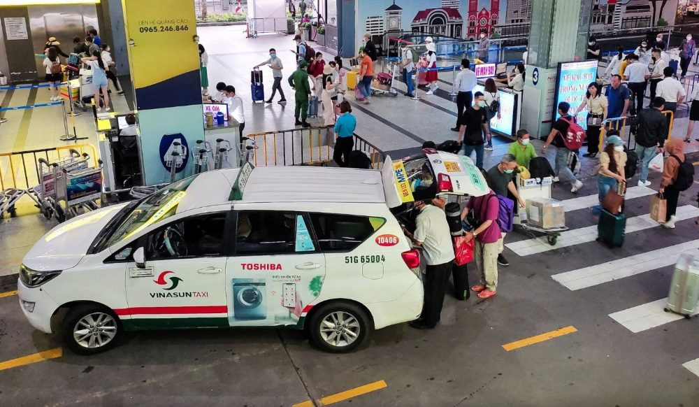 Sân bay là khu vực đông đúc, hành khách cần chú ý hành lý để có chuyến đi thuận lợi