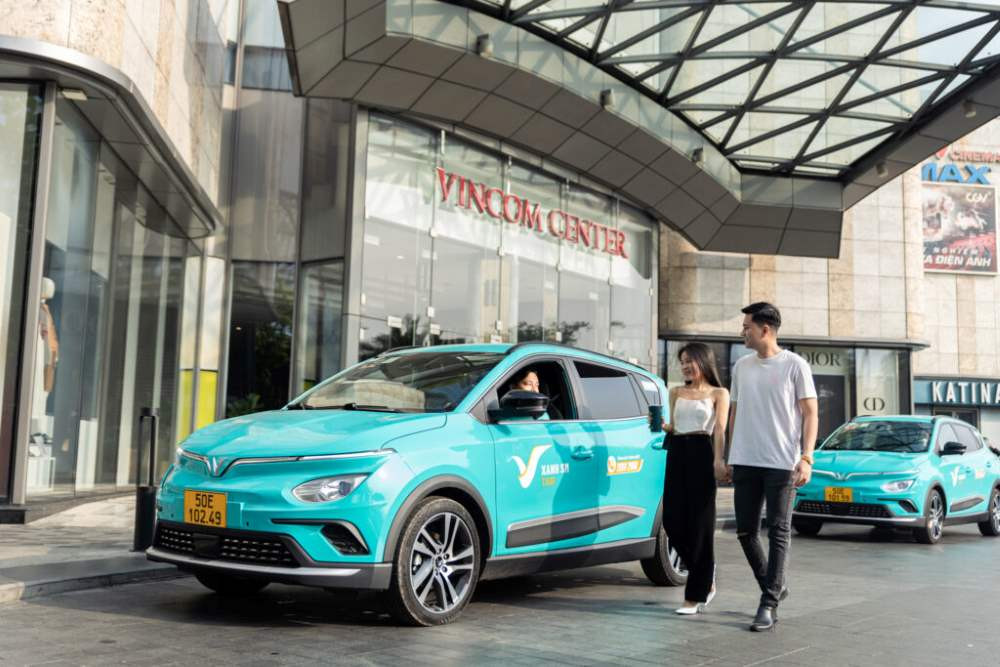 số tổng đài hotline 1900 2088 của taxi xanh SM hỗ trợ khách hàng