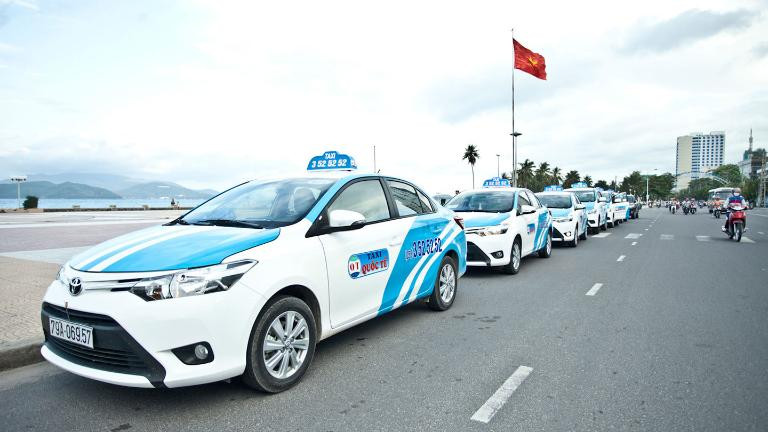 Sử dụng dịch vụ taxi để đến Bến xe phía Nam Nha Trang