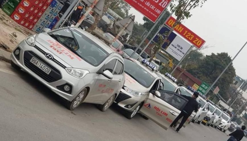 Tác phong thân thiện, gần gũi với khách địa phương