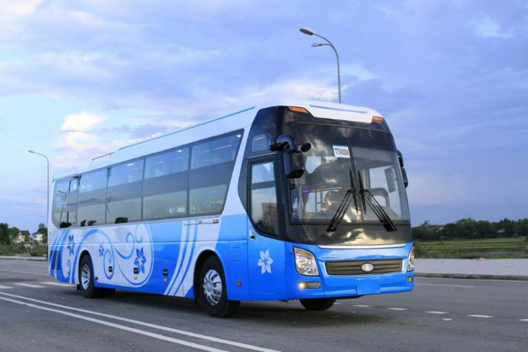 Tài xế của hãng xe Cúc Phương đảm bảo an toàn trên mọi hành trình