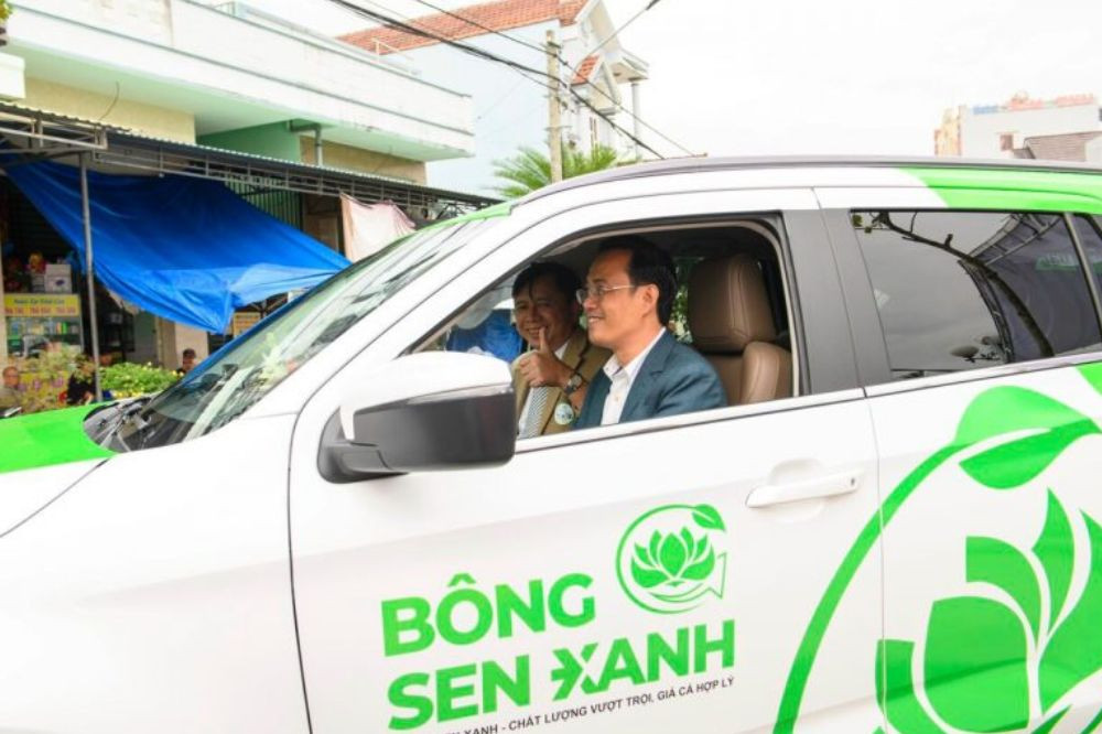 Tài xế taxi Bông Sen Xanh thân thiện, chu đáo