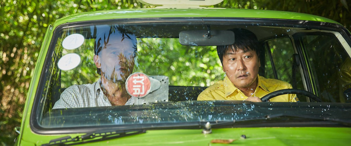 Tài xế taxi chở nhà báo nước ngoài khám phá sự thật Gwangju