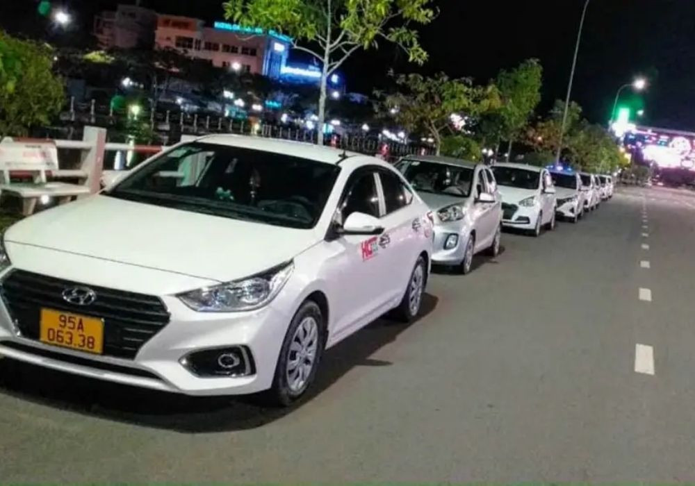 Tài xế taxi Vị Thanh Hậu Giang tận tâm, chuyên nghiệp