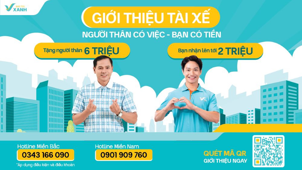 Tài xế Xanh SM đang lái xe vào buổi tối, thể hiện công việc linh hoạt