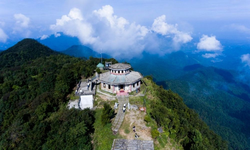 Tầm nhìn bao quát từ Thông Vọng Đài ở Gia Lai