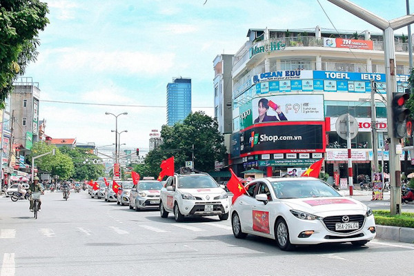 Taxi-bim-son-bac-trung-nam