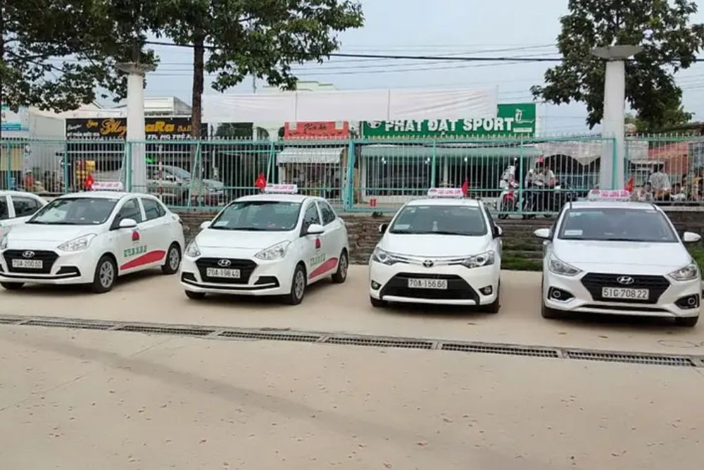 Taxi Dona cung cấp dịch vụ thuê xe đường dài hoặc theo ngày