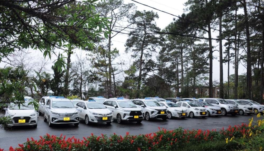 Giá cước taxi niêm yết công khai trên mỗi phương tiện