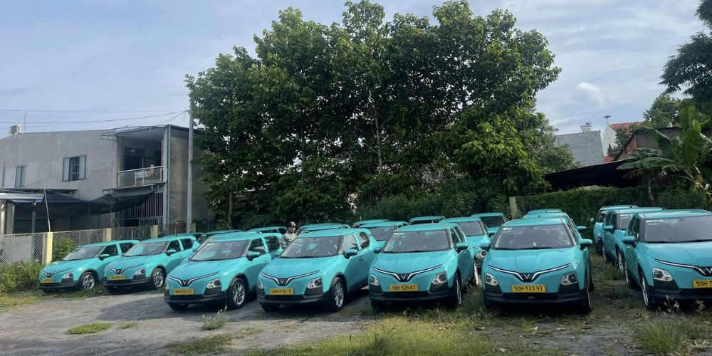 Taxi Long Thành Đồng Nai - Lado là một trong những hãng taxi chuyển đổi sang dịch vụ xe điện xanh