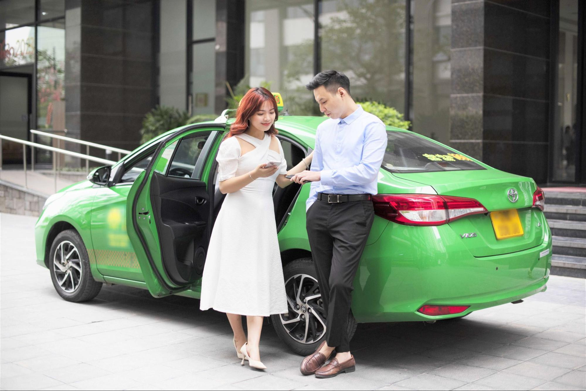Taxi Mai Linh thường được hành khách lựa chọn khi di chuyển đến sân bay