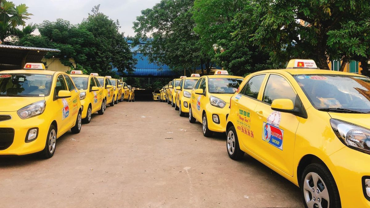 Taxi Sài Gòn với màu vàng đặc trưng, mới lạ và dễ nhận diện
