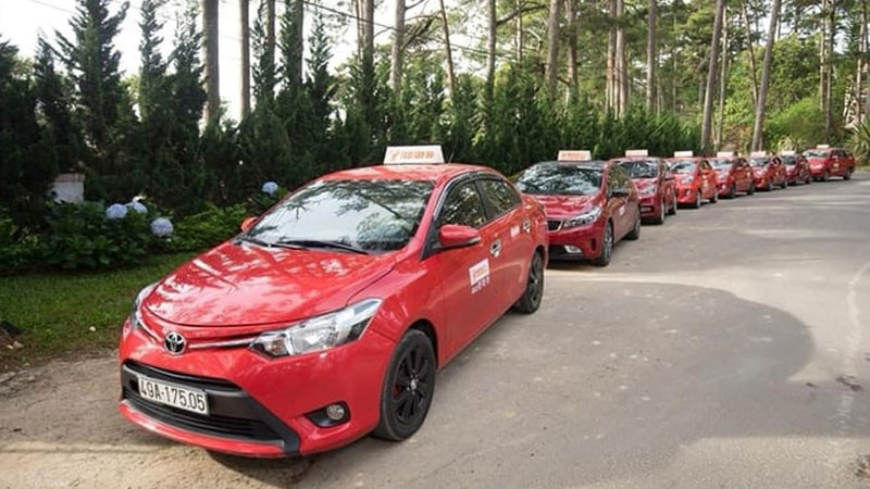 Taxi Sao Đỏ với đội xe lớn