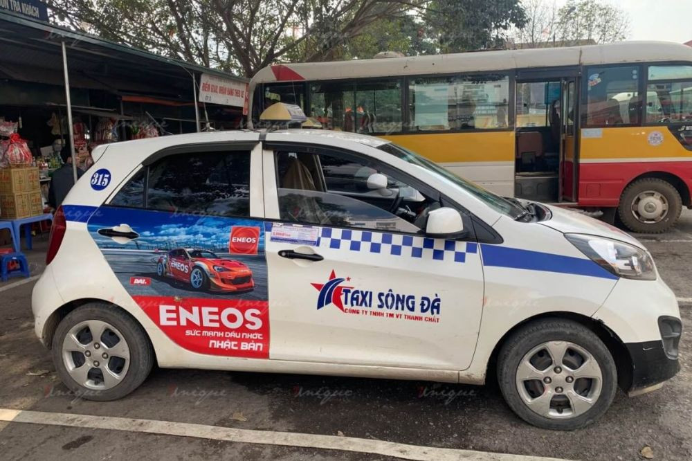 Taxi Sông Đà cung cấp dịch vụ taxi 4 chỗ, một lựa chọn phổ biến cho di chuyển cá nhân tại Hòa Bình