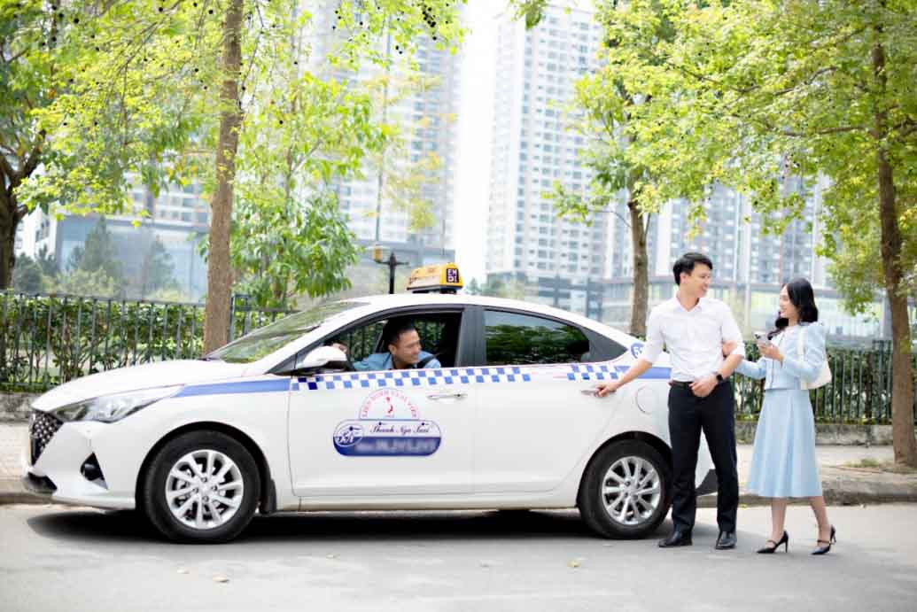 Taxi Thanh Nga cung cấp dịch vụ taxi đi sân bay với mức giá cạnh tranh và đội xe hiện đại.