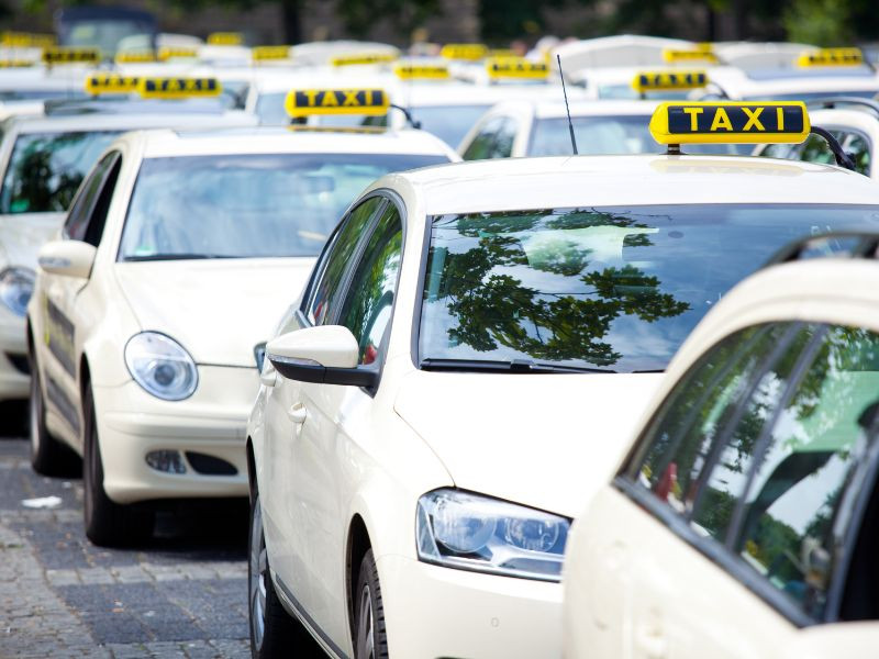 Taxi Thành Vinh chinh phục khách hàng bằng sự uy tín