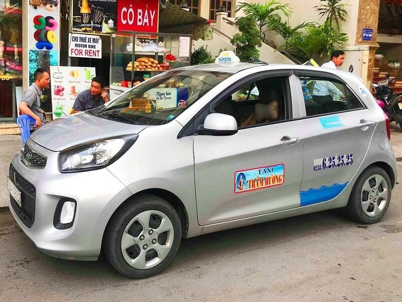 Taxi Trầm Hương Nha Trang phục vụ khách du lịch
