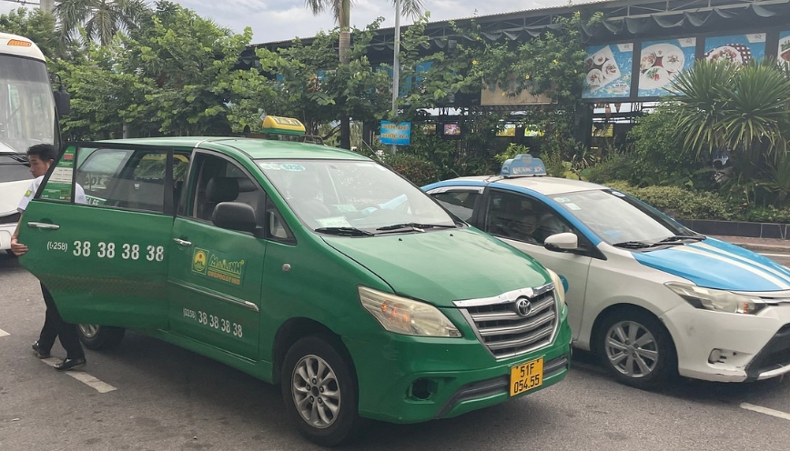 Taxi Mai Linh đáp ứng nhu cầu đi lại của người dân địa phương