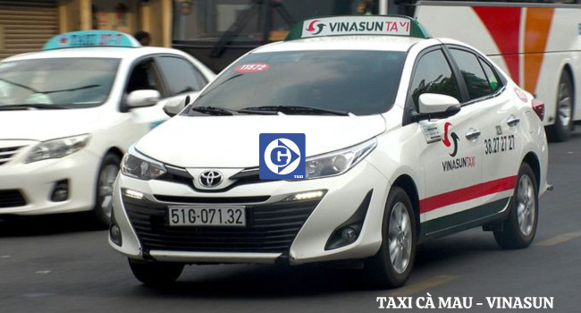 Taxi Vinasun với màu trắng phổ biến phục vụ hành khách ở Cà Mau