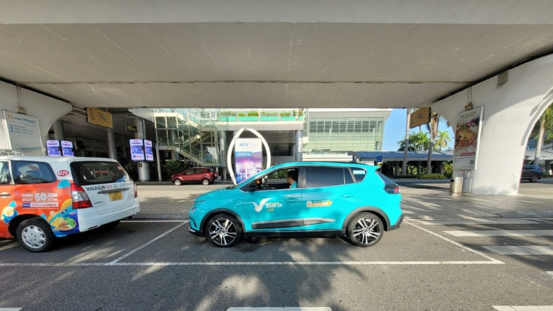 Taxi Xanh SM tại sân bay Đà Nẵng, lựa chọn thân thiện môi trường cho hành trình của bạn.