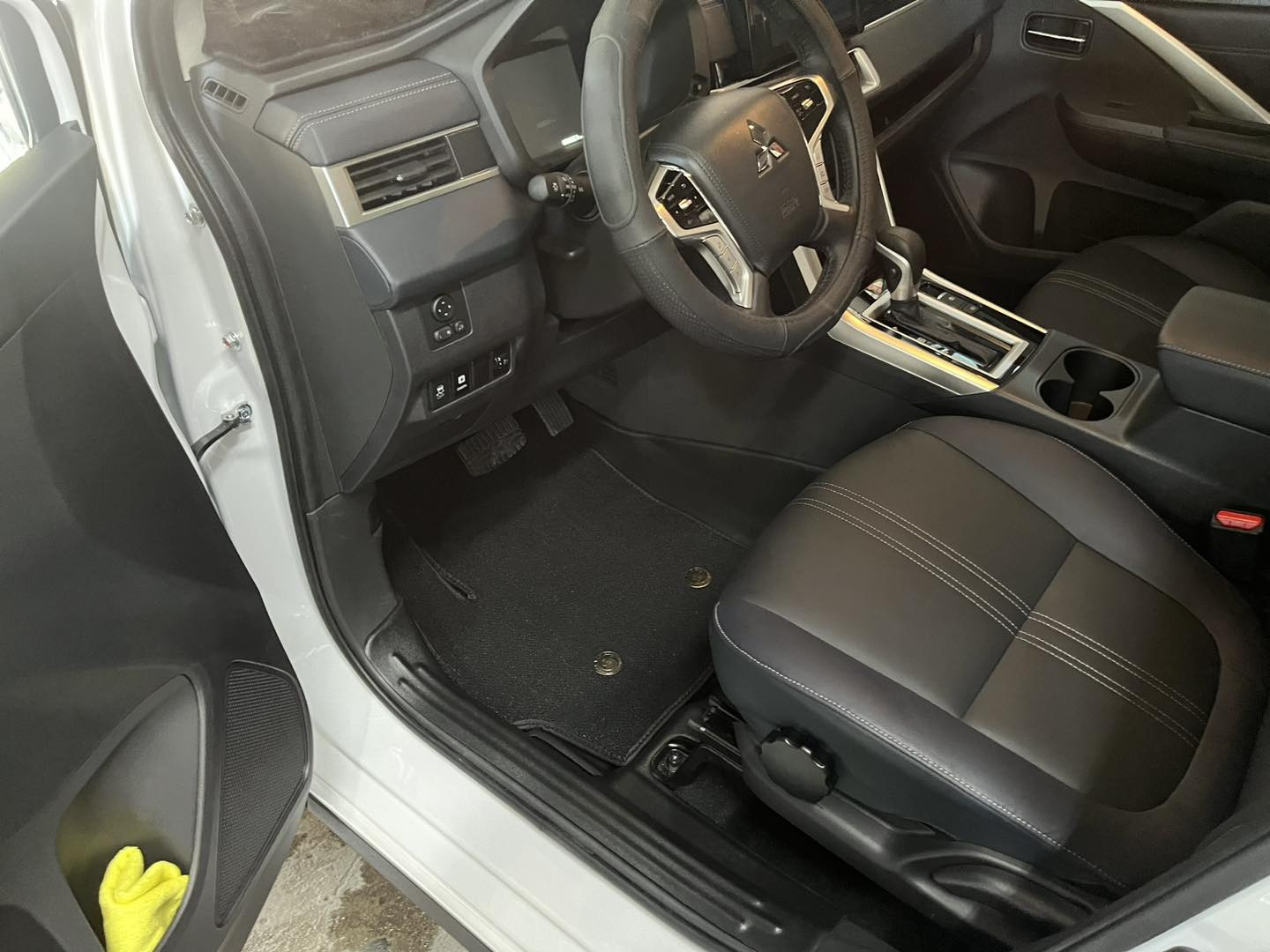 Thảm sàn Ncar cho Xpander Cross tại Auto365 Ninh Thuận