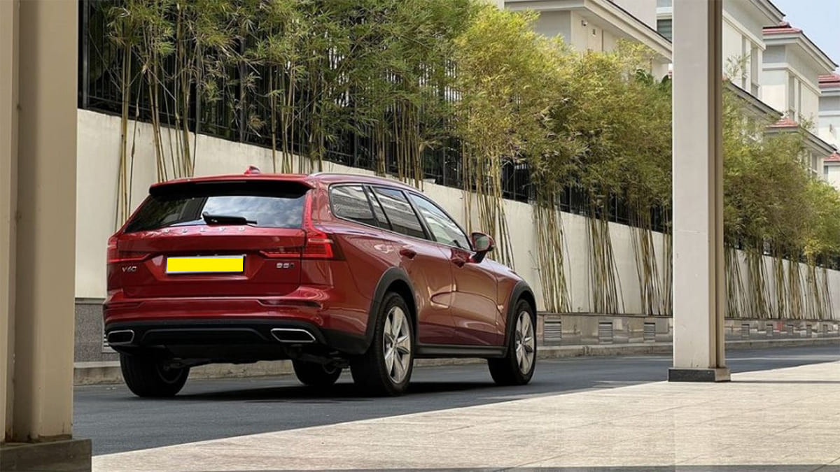 Thân xe Volvo V60 Cross Country tăng chiều cao gầm