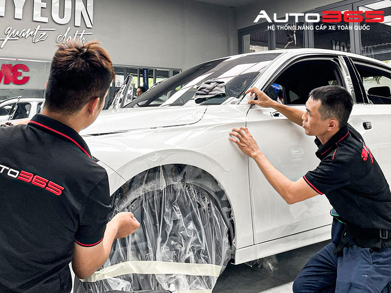 Thao tác dán phim PPF bảo vệ sơn xe Honda Civic