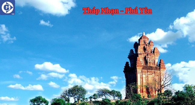 Tháp Nhạn - công trình kiến trúc Chăm Pa cổ trên núi Nhạn nhìn ra thành phố Tuy Hòa