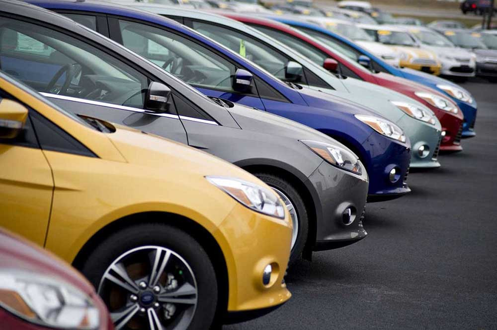 Thị trường mua bán xe ô tô cũ sôi động