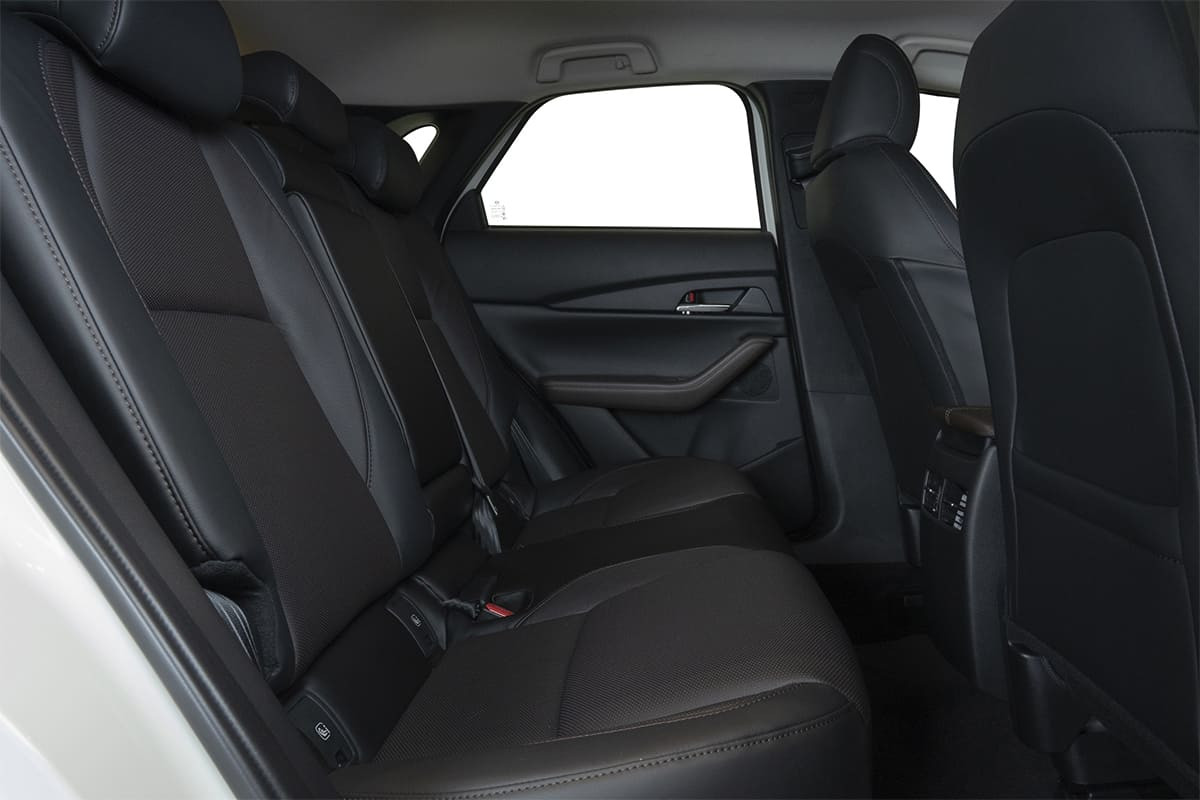 Thiết kế bảng điều khiển trung tâm và màn hình nội thất Mazda CX-30