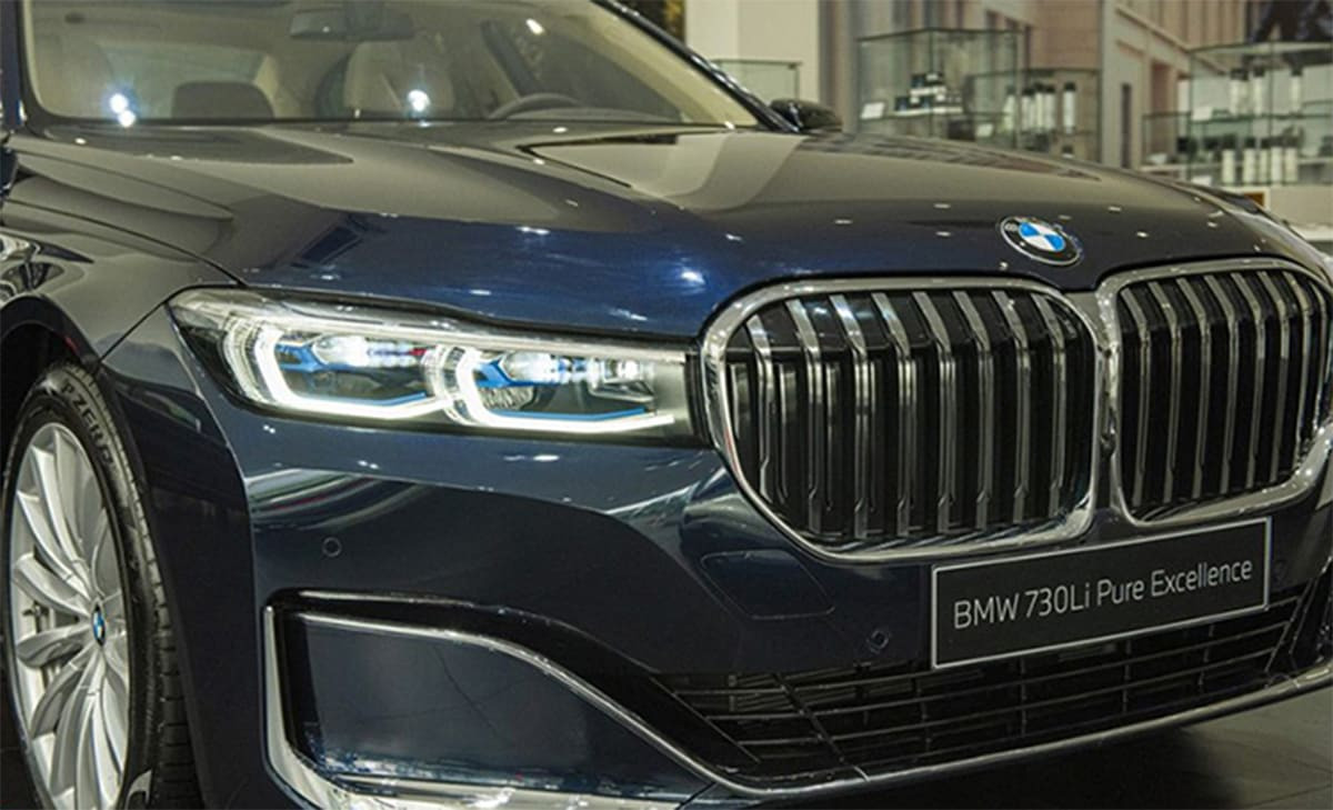 Thiết kế đầu xe BMW 730Li với lưới tản nhiệt đặc trưng