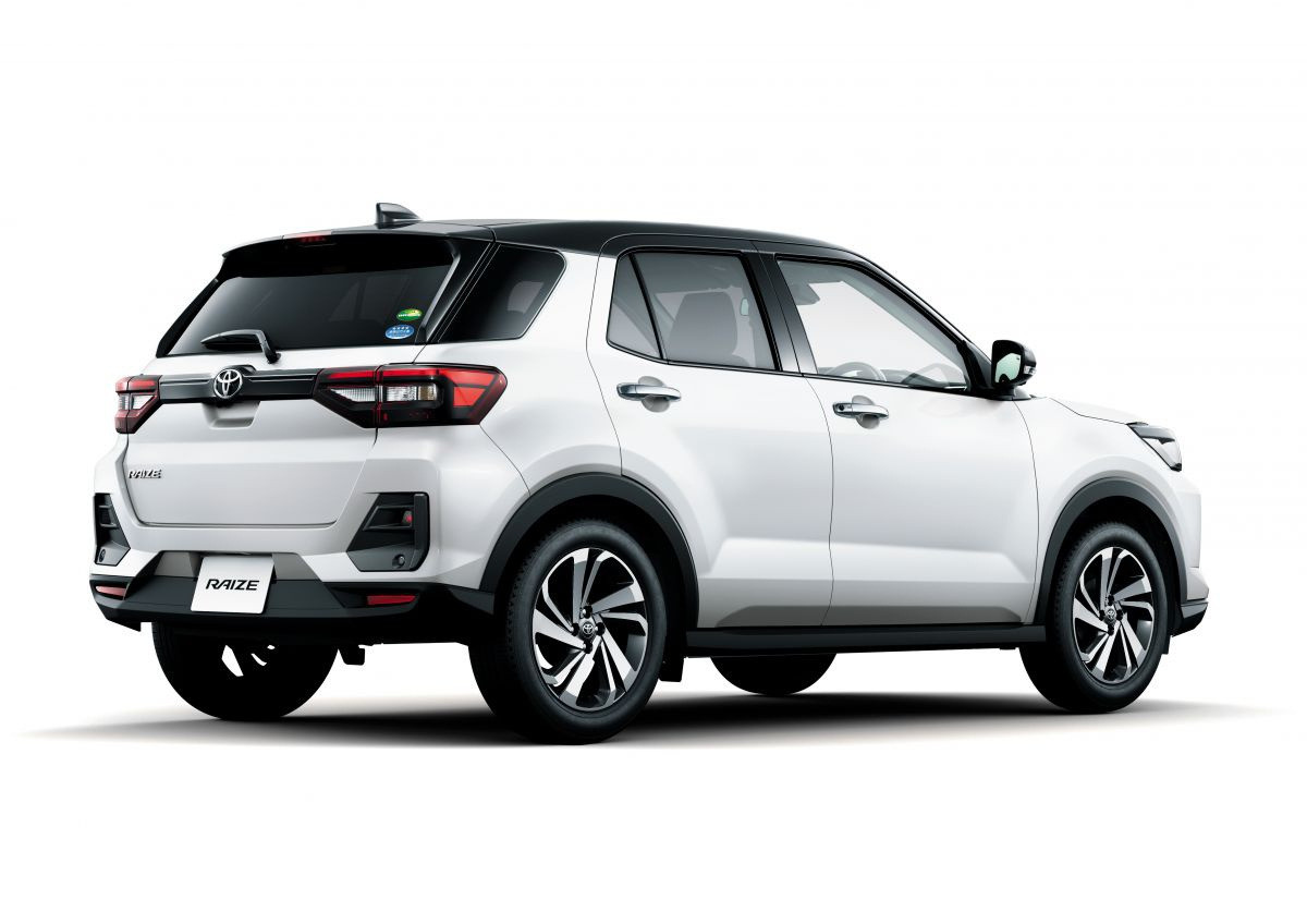 Thiết kế đuôi xe ấn tượng với đèn LED và cản sau thể thao của Toyota Raize 2021