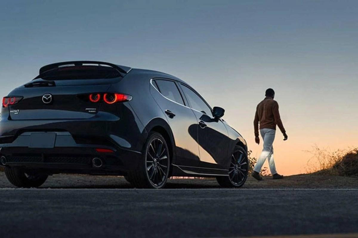 Thiết kế đuôi xe thể thao và hiện đại của Mazda 3 2021