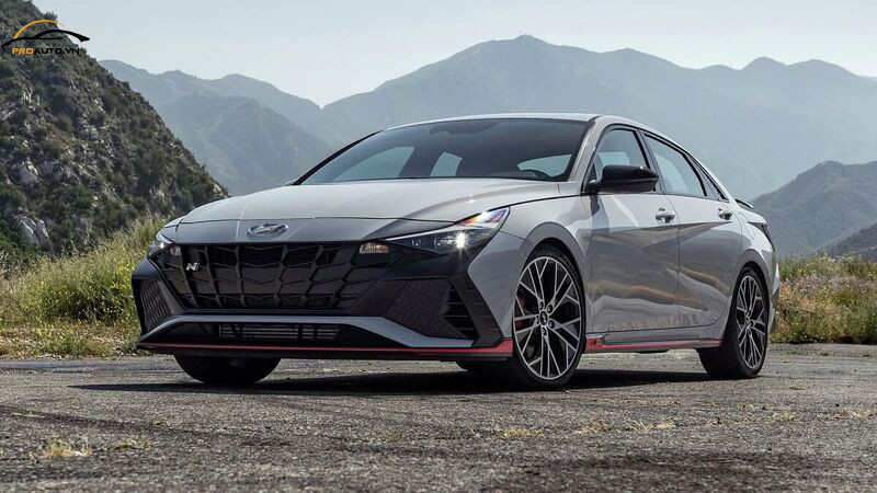 Thiết kế ngoại thất xe Hyundai Elantra góc nhìn ngang