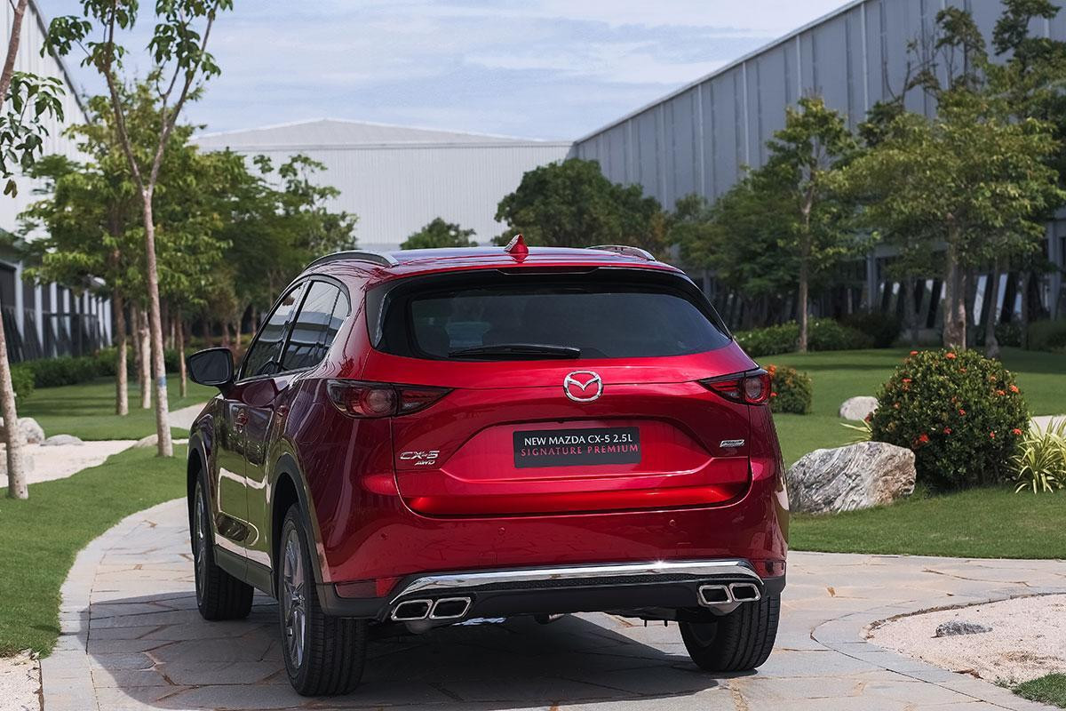 Thiết kế sau xe Mazda CX-5 2019 với vẻ hiện đại, khỏe khoắn