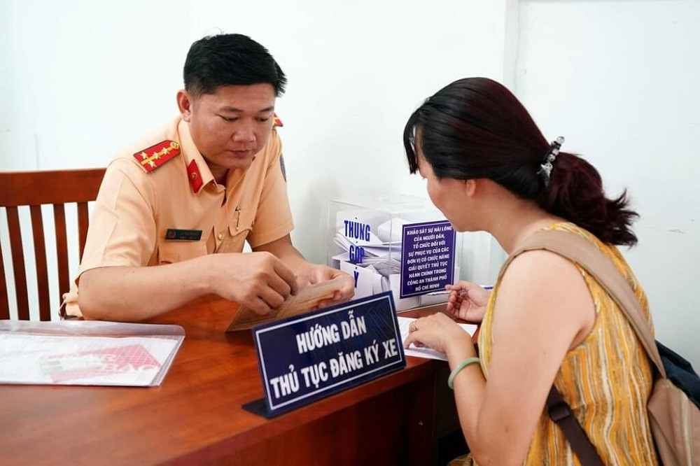 Thủ tục đăng ký xe ô tô và các loại giấy tờ xe cần thiết khi tham gia giao thông