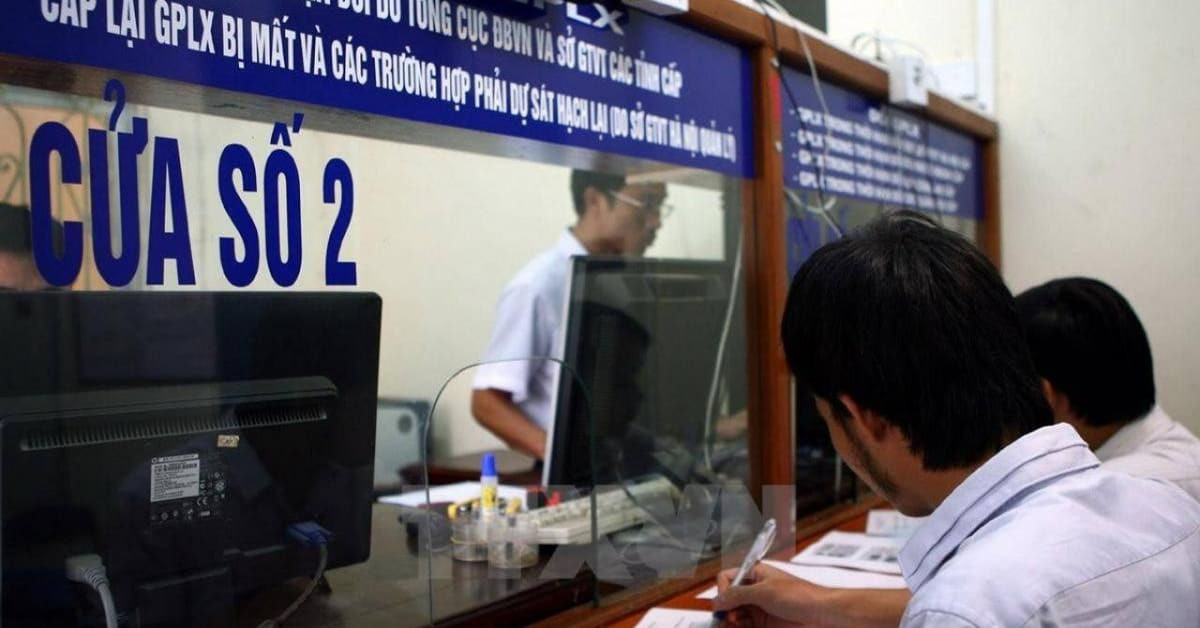 Thủ tục đổi bằng lái xe ô tô hết hạn trực tiếp tại cơ quan giao thông vận tải