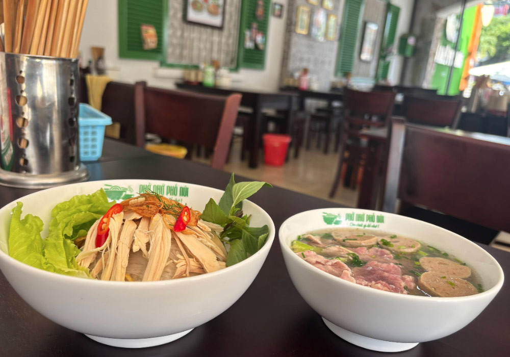 Thương hiệu phở Gia Lai chất lượng với không gian sạch đẹp
