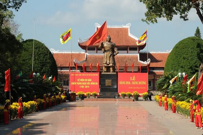 Bảo tàng Quang Trung được xây dựng trên quê hương của ba anh em Tây Sơn, khánh thành từ năm 1979